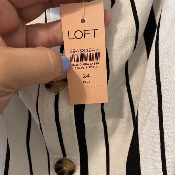 NWT Black and White Striped Romper - Picture 5 of 6